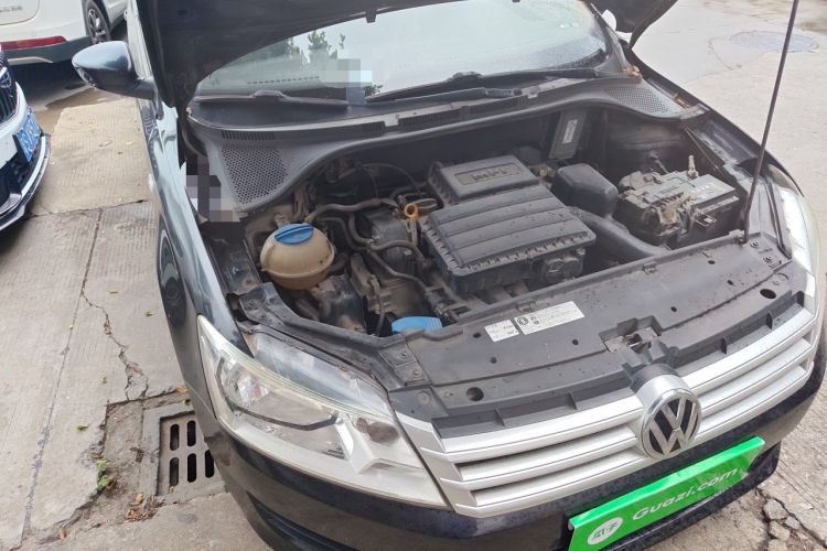 Used Volkswagen Santana 2015 1.6L Manual Fashion Edition Engine Bay Right