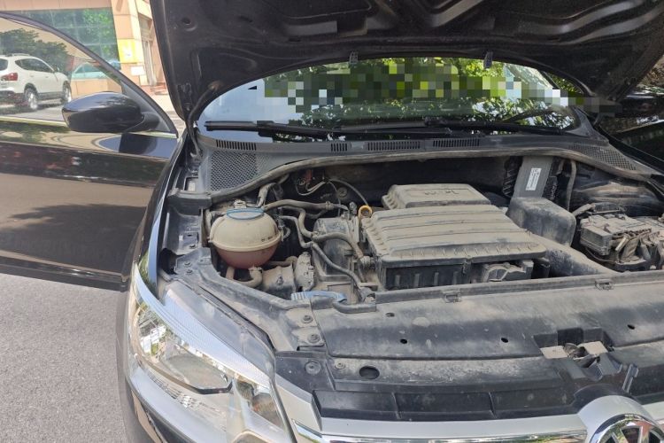 Used Volkswagen Santana 2015 1.6L Automatic Comfort Edition Engine Bay Right