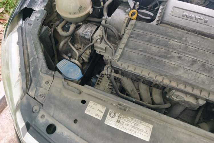 Used Volkswagen Santana 2015 1.6L Automatic Comfort Edition Engine Bay Right