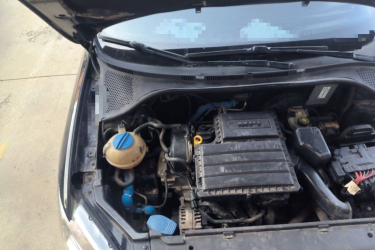 Used Volkswagen Santana 2015 1.6L Automatic Comfort Edition Engine Bay Right