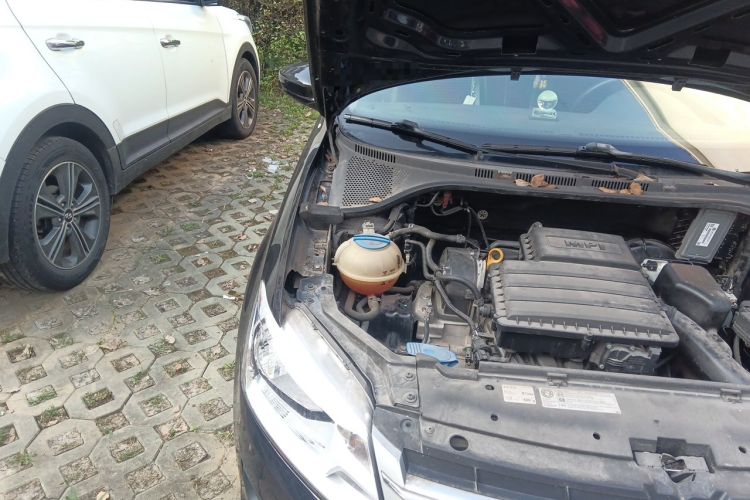 Used Volkswagen Santana 2015 1.4L Manual Comfort Edition Engine Bay Right