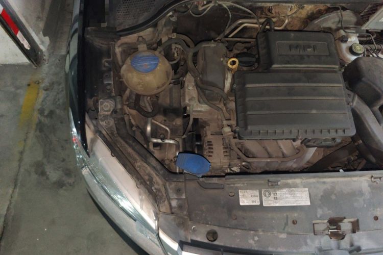 Used Volkswagen Santana 2015 1.4L Manual Fashion Edition Engine Bay Right