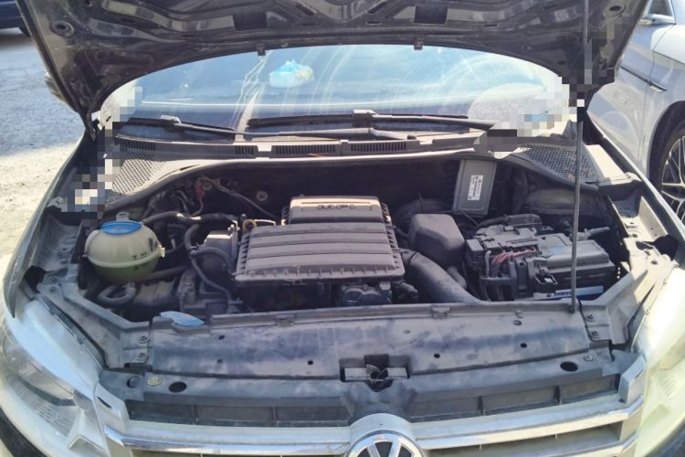 Used Volkswagen Santana 2015 1.6L Automatic Comfort Edition Engine Bay