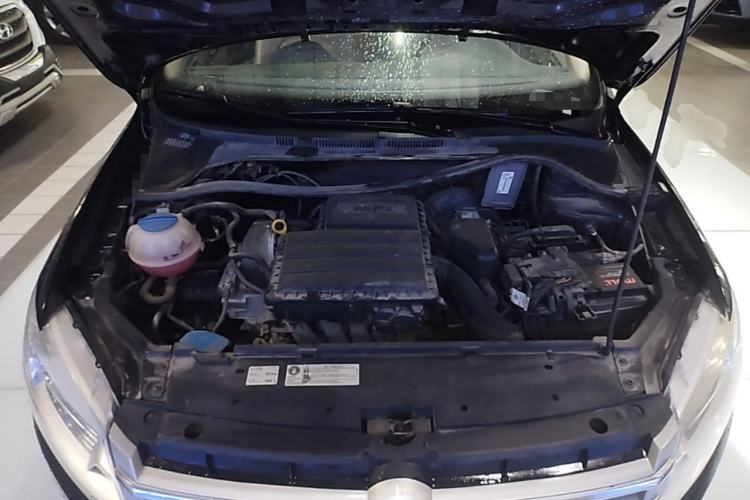 Used Volkswagen Santana 2015 1.6L Automatic Comfort Edition Engine Bay