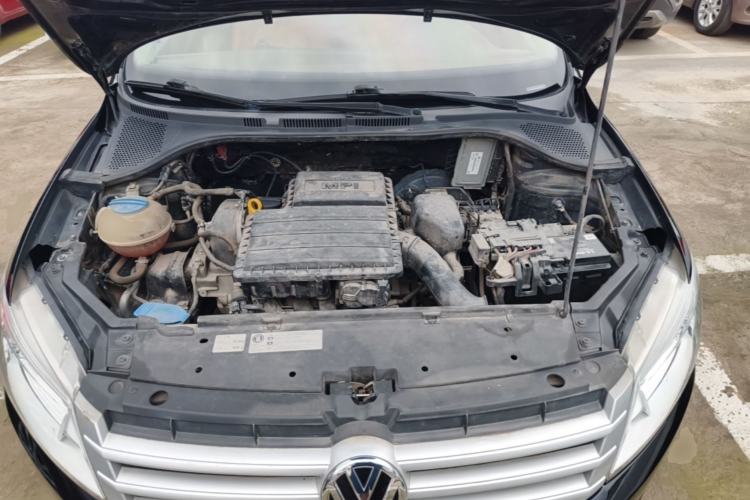 Used Volkswagen Santana 2015 1.4L Manual Fashion Edition Engine Bay