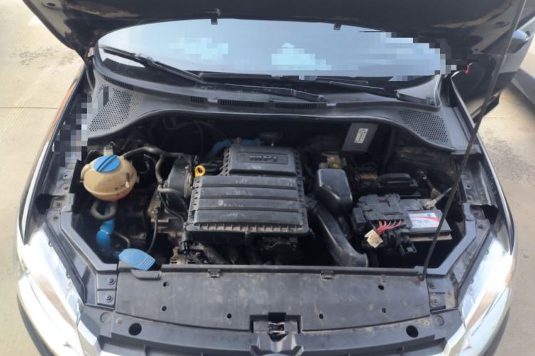 Used Volkswagen Santana 2015 1.6L Automatic Comfort Edition Engine Bay