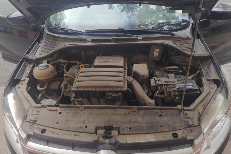 Used Volkswagen Santana 2015 1.6L Automatic Comfort Edition Engine Bay