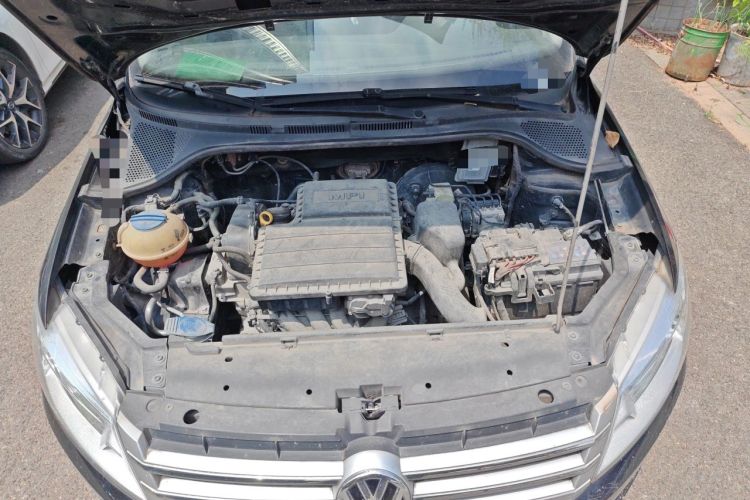 Used Volkswagen Santana 2015 1.4L Manual Comfort Edition Engine Bay