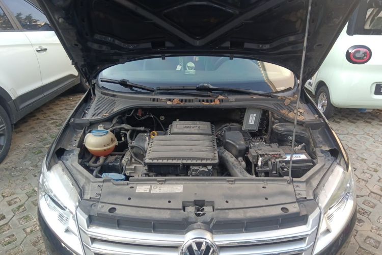 Used Volkswagen Santana 2015 1.4L Manual Comfort Edition Engine Bay