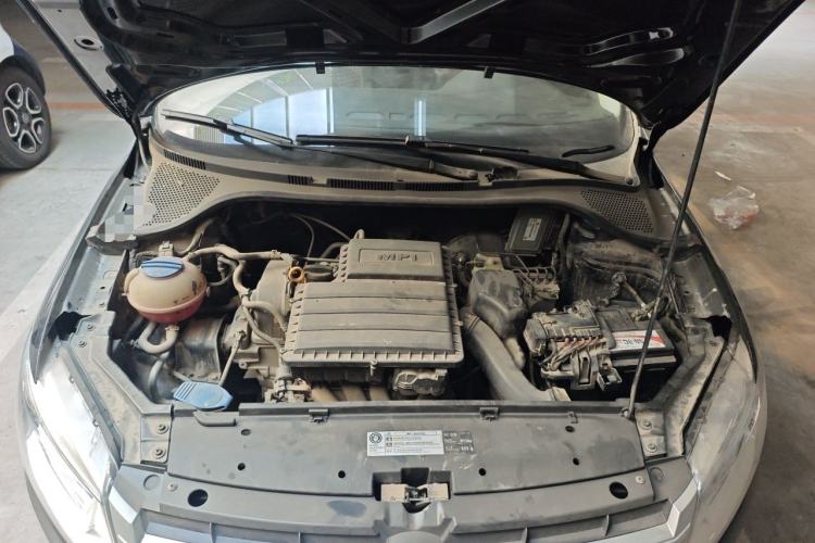 Used Volkswagen Santana 2015 1.4L Manual Fashion Edition Engine Bay