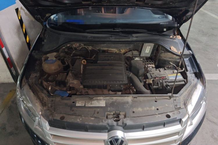 Used Volkswagen Santana 2015 1.4L Manual Fashion Edition Engine Bay