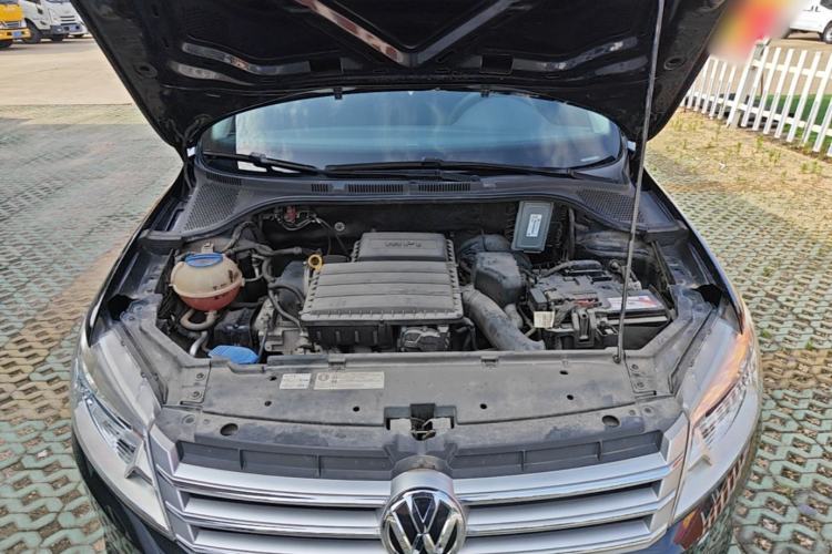 Used Volkswagen Santana 2015 1.6L Automatic Comfort Edition Engine Bay