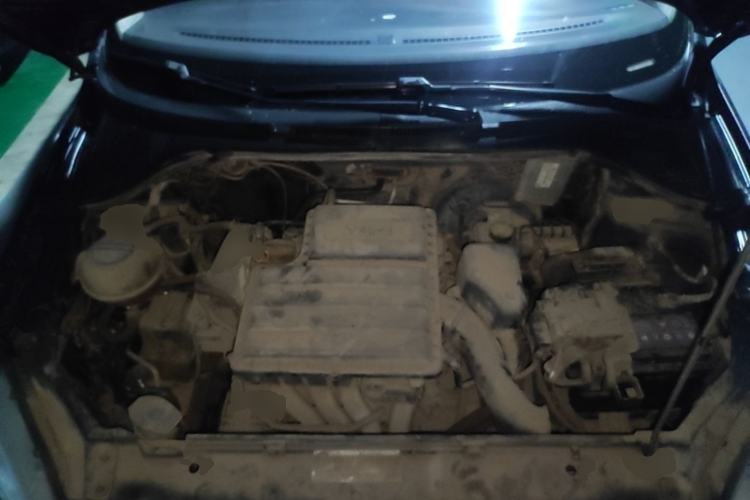 Used Volkswagen Santana 2015 1.6L Automatic Fashion Edition Engine Bay
