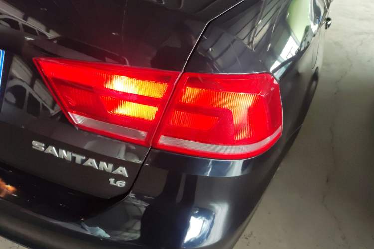 Used Volkswagen Santana 2015 1.6L Automatic Fashion Edition Exterior 1