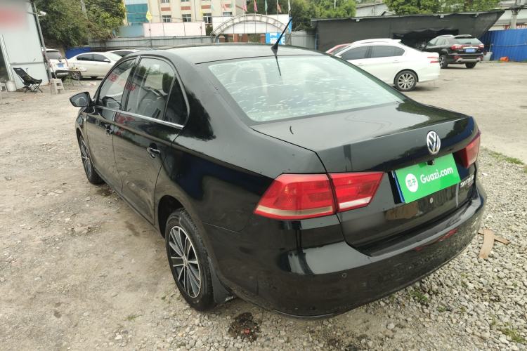 Used Volkswagen Santana 2015 1.6L Automatic Comfort Edition Exterior 2