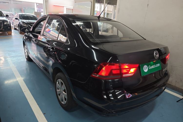 Used Volkswagen Santana 2015 1.6L Automatic Fashion Edition Exterior 2