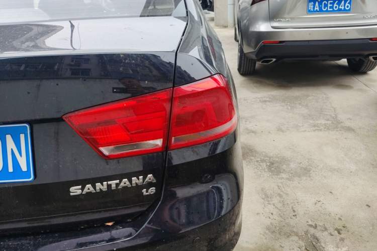 Used Volkswagen Santana 2015 1.6L Automatic Fashion Edition Exterior 3