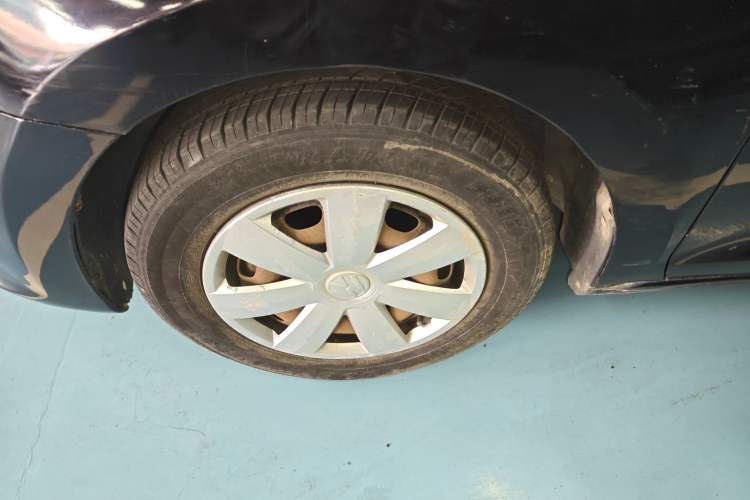 Used Volkswagen Santana 2015 1.6L Automatic Fashion Edition Exterior 4