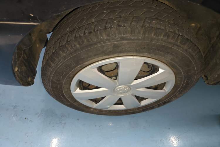 Used Volkswagen Santana 2015 1.6L Automatic Fashion Edition Exterior 5