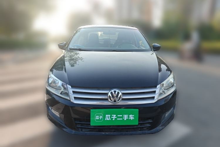 Used Volkswagen Santana 2015 1.6L Manual Comfort Edition Front