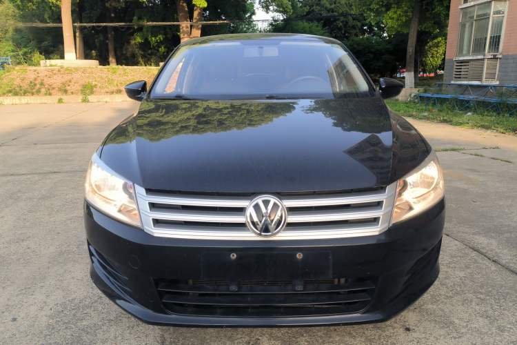 Used Volkswagen Santana 2015 1.4L Manual Fashion Edition Front