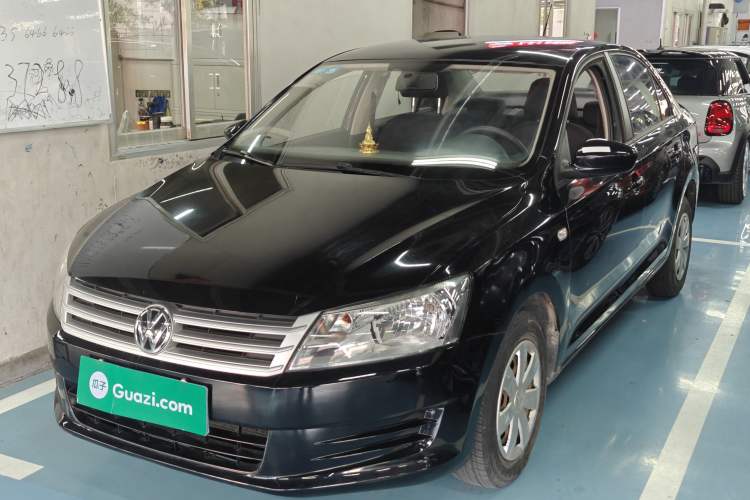 Used Volkswagen Santana 2015 1.6L Automatic Fashion Edition Front Left 45 Deg