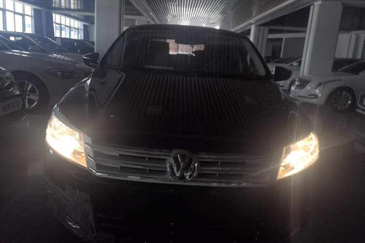 Used Volkswagen Santana 2015 1.4L Manual Fashion Edition Front