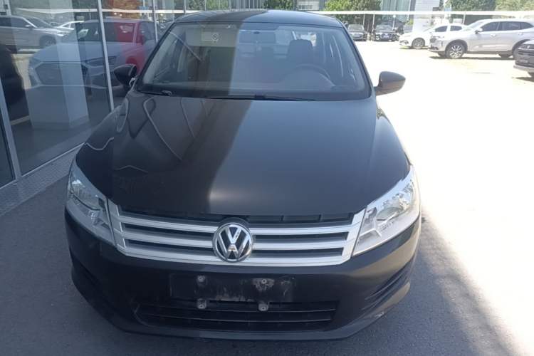 Used Volkswagen Santana 2015 1.6L Manual Fashion Edition Front