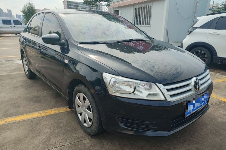 Used Volkswagen Santana 2015 1.6L Manual Fashion Edition Front Right 45 Deg
