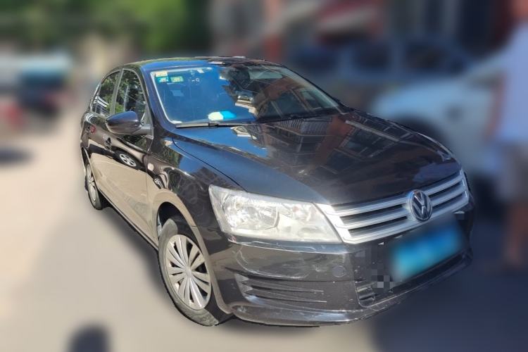 Used Volkswagen Santana 2015 1.6L Manual Fashion Edition Front Right 45 Deg