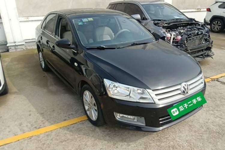 Used Volkswagen Santana 2015 1.6L Automatic Luxury Edition Front Right 45 Deg