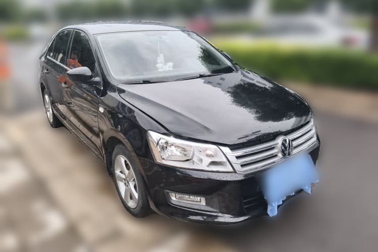 Used Volkswagen Santana 2015 1.6L Manual Comfort Edition Front Right 45 Deg