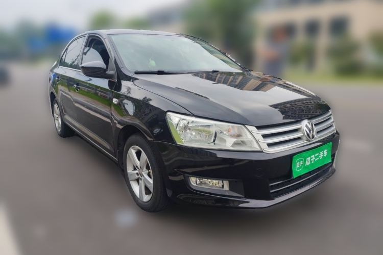 Used Volkswagen Santana 2015 1.6L Automatic Comfort Edition Front Right 45 Deg