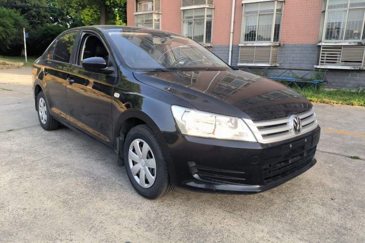 Used Volkswagen Santana 2015 1.4L Manual Fashion Edition Front Right 45 Deg