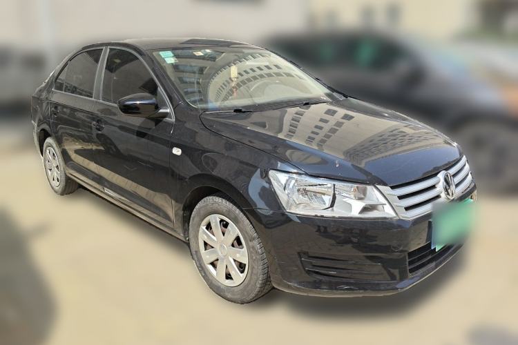 Used Volkswagen Santana 2015 1.6L Automatic Fashion Edition Front Right 45 Deg