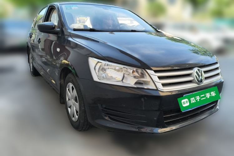 Used Volkswagen Santana 2015 1.6L Manual Fashion Edition Front Right 45 Deg