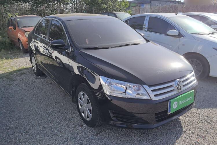 Used Volkswagen Santana 2015 1.4L Manual Fashion Edition Front Right 45 Deg