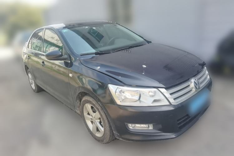 Used Volkswagen Santana 2015 1.6L Manual Comfort Edition Front Right 45 Deg
