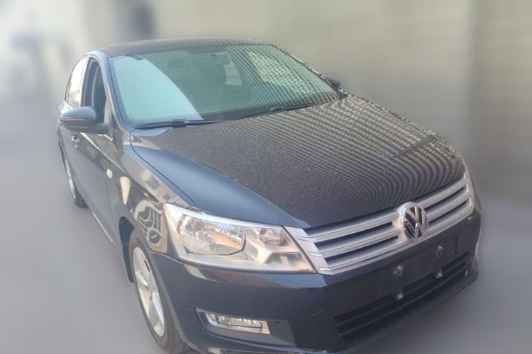 Used Volkswagen Santana 2015 1.6L Manual Comfort Edition Front Right 45 Deg