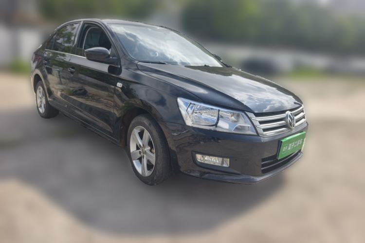 Used Volkswagen Santana 2015 1.6L Manual Comfort Edition Front Right 45 Deg