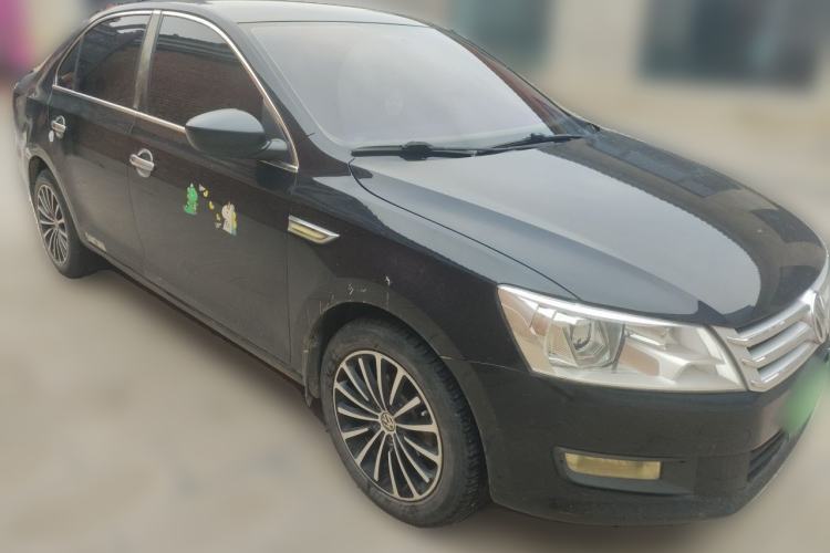 Used Volkswagen Santana 2015 1.4L Manual Fashion Edition Front Right 45 Deg