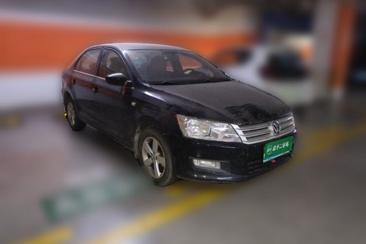 Used Volkswagen Santana 2015 1.6L Manual Comfort Edition Front Right 45 Deg