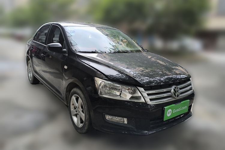 Used Volkswagen Santana 2015 1.6L Manual Comfort Edition Front Right 45 Deg