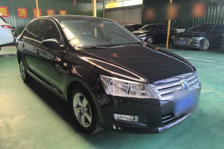 Used Volkswagen Santana 2015 1.6L Automatic Comfort Edition Front Right 45 Deg