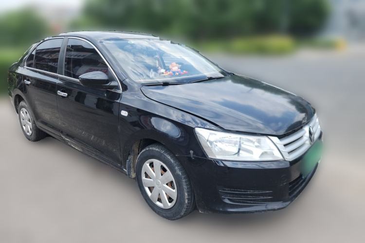 Used Volkswagen Santana 2015 1.6L Manual Fashion Edition Front Right 45 Deg