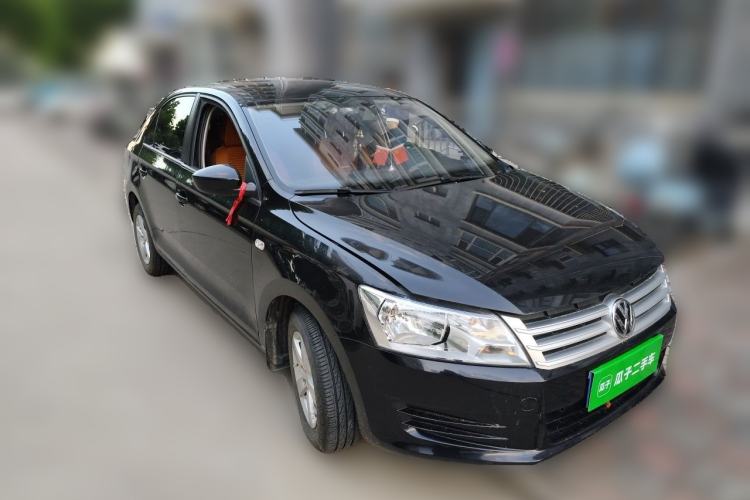 Used Volkswagen Santana 2015 1.6L Manual Fashion Edition Front Right 45 Deg