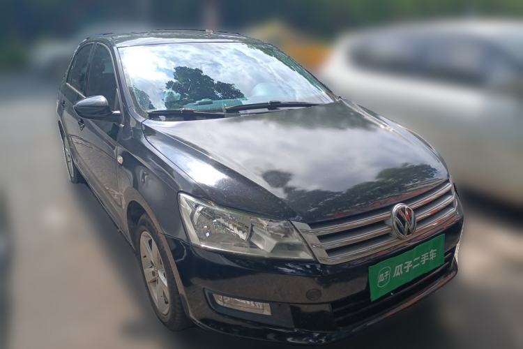 Used Volkswagen Santana 2015 1.6L Manual Comfort Edition Front Right 45 Deg