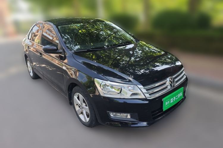 Used Volkswagen Santana 2015 1.6L Automatic Comfort Edition Front Right 45 Deg