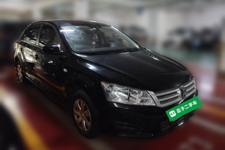 Used Volkswagen Santana 2015 1.6L Automatic Fashion Edition Front Right 45 Deg