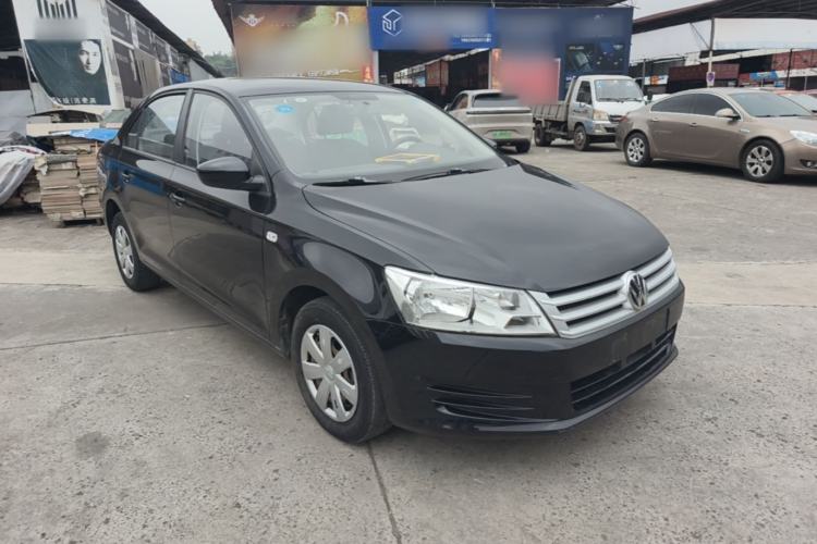 Used Volkswagen Santana 2015 1.6L Automatic Fashion Edition Front Right 45 Deg
